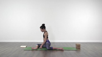 Yoga practice at Yogateket with Lizette Pompa