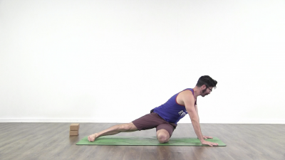 screenshot from online yoga class with yoga teacher Daniel Scott at Yogateket yoga studio in Uppsala Sweden
