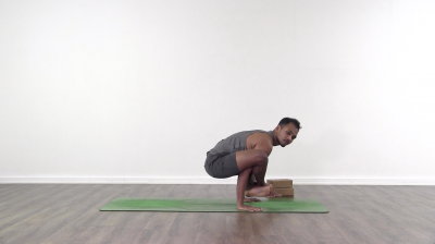 arm balance yoga