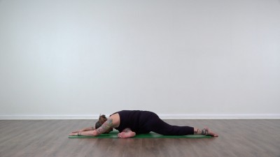 screenshot from online yoga class at Yogateket yoga studio in Uppsala sweden