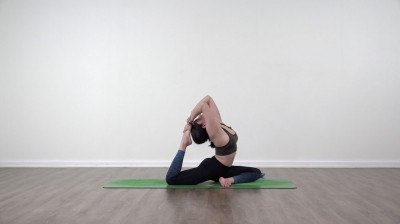 screenshot from online yoga class at Yogateket yoga studio in Uppsala sweden